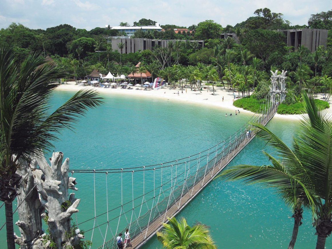 The rope bridge on Palawan Beach, Singapore